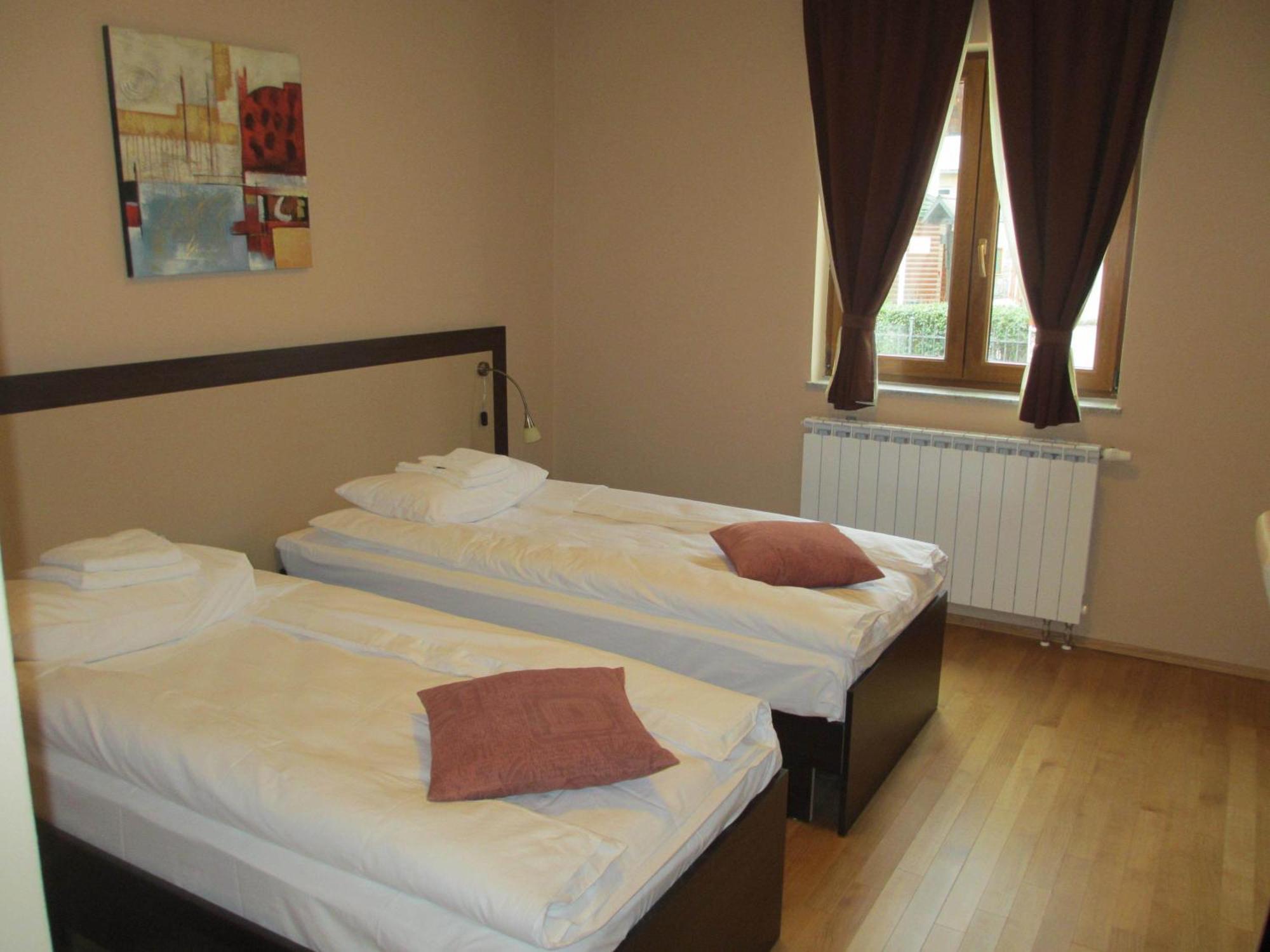 קראסנו פוליה Apartments Manjan מראה חיצוני תמונה