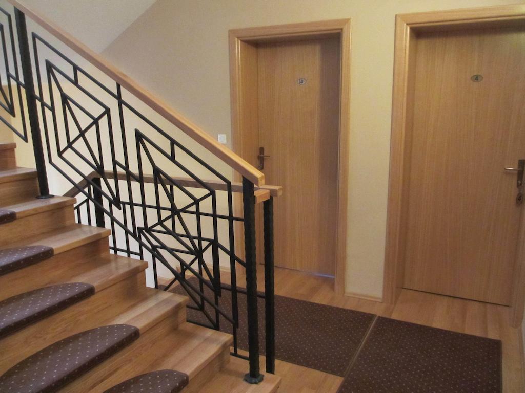 קראסנו פוליה Apartments Manjan מראה חיצוני תמונה