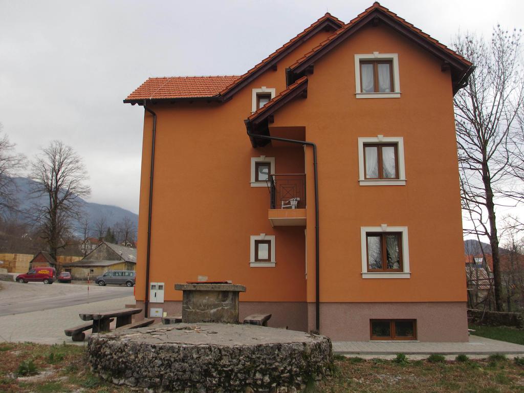 קראסנו פוליה Apartments Manjan מראה חיצוני תמונה